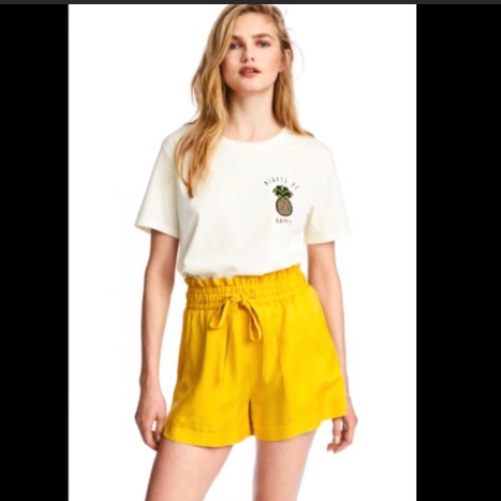 H&M yellow shorts